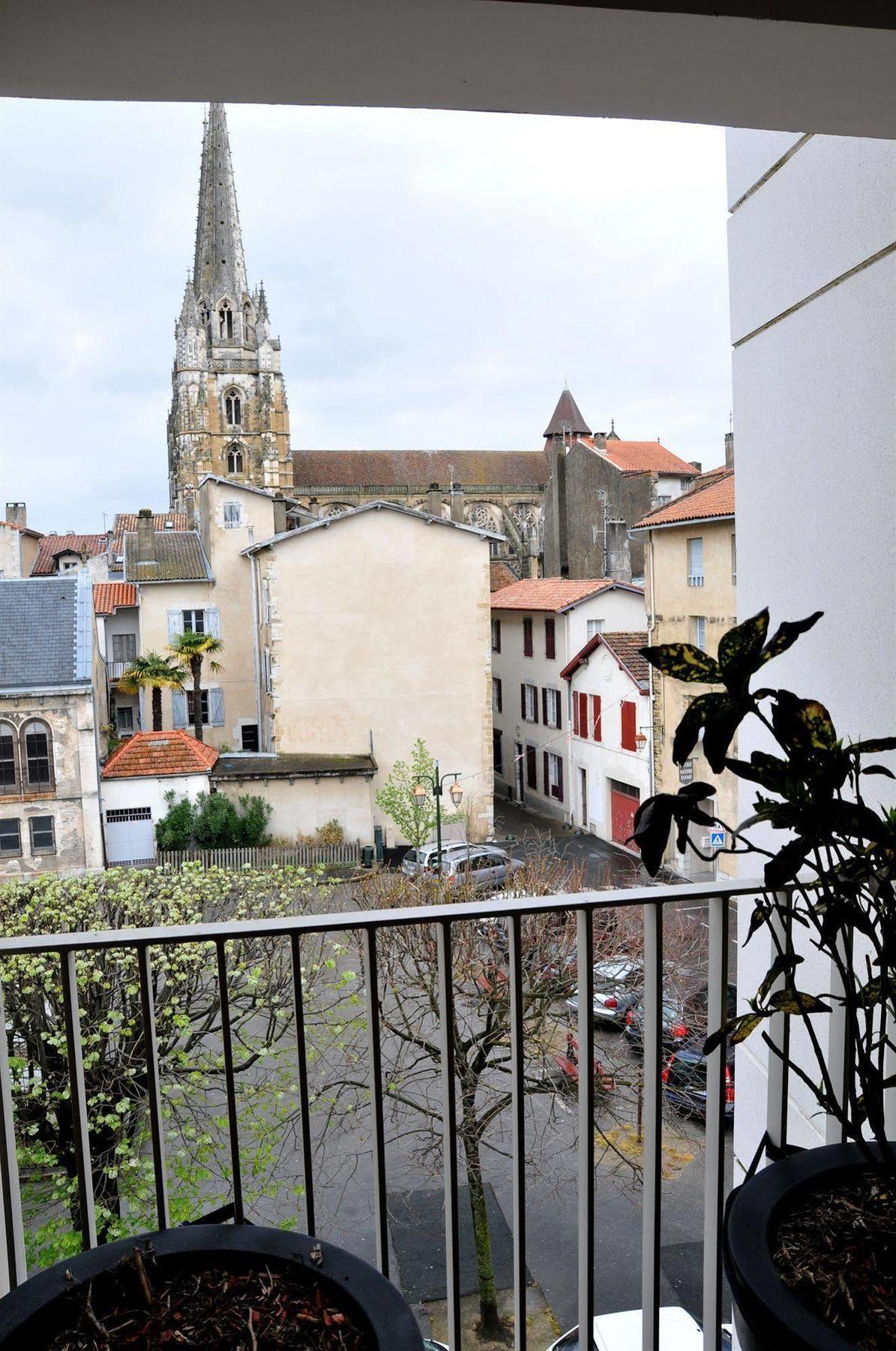 Temporesidence Cathedrale Bayonne Exterior foto